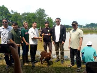Iqrar Risyad Nasution gelar lomba mancing di Palasari Legok rayakan HUT RI ke-80, warga antusias ikuti acara meriah penuh kebersamaan.