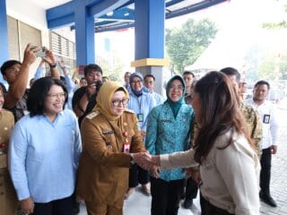 Menkomdigi dan Wabup Tangerang tinjau peluncuran cek kesehatan gratis sekolah di BPK Penabur Gading Serpong, sasar 53 juta siswa.