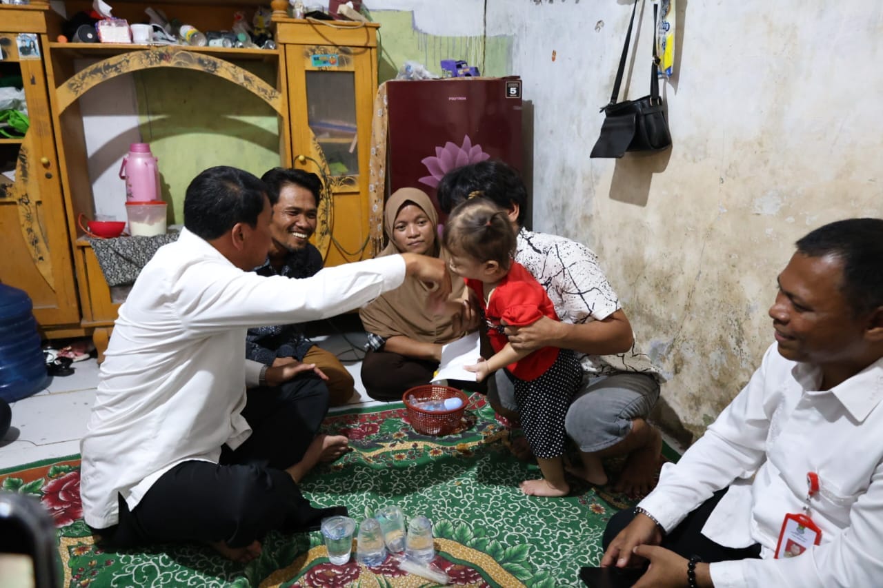 Bupati Tangerang kunjungi balita penderita tumor di Kronjo, pastikan penanganan lanjutan dan dukungan penuh dari Pemkab.