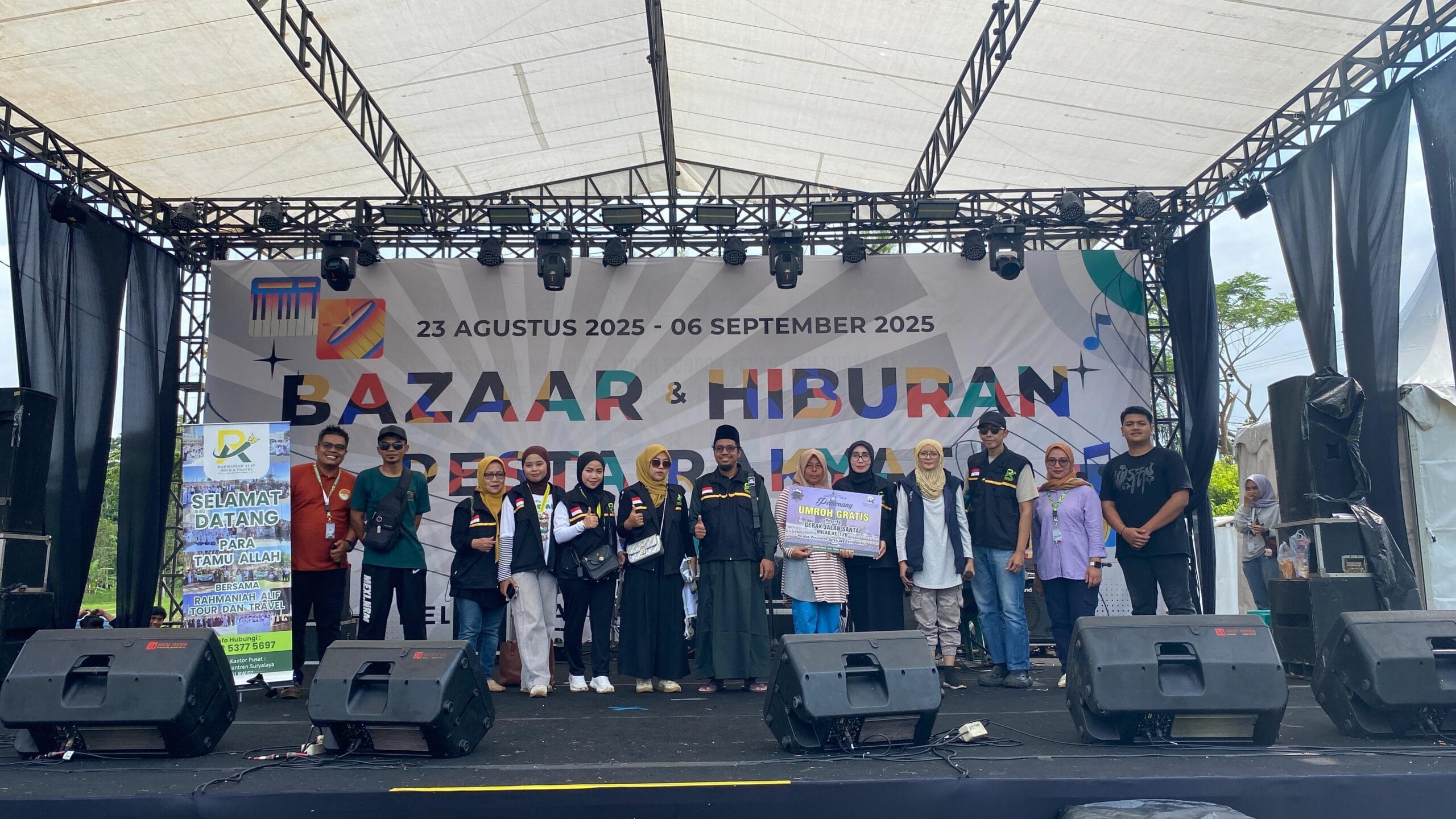 Ribuan peserta ikuti Jalan Santai dan Pawai Natura dalam rangka Milad ke-120 Ponpes Suryalaya Tasikmalaya, penuh antusias.