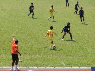 Persikota Tangerang melaju ke final Piala Soeratin U-17 usai kalahkan Duta FC 3-1 lewat hattrick Rifqi Zulianur di Stadion Benteng Reborn.