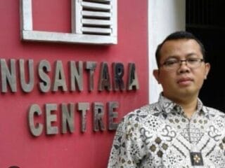 Presiden Prabowo tegaskan sikap anti-neoliberalisme, kritik ketimpangan ekonomi, dan serukan pendidikan Pancasila untuk perubahan bangsa.