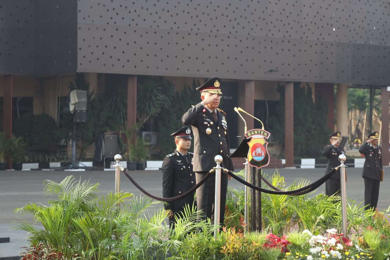 Polda Banten gelar upacara HUT RI ke-80, Wakapolda Brigjen Pol Hengki serahkan penghargaan bagi satker dan personel berprestasi.