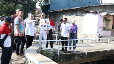 Wabup Tangerang aktifkan kembali Jumat Bersih, dorong gotong royong dan TPS 3R untuk atasi banjir dan sampah di Kelapa Dua.
