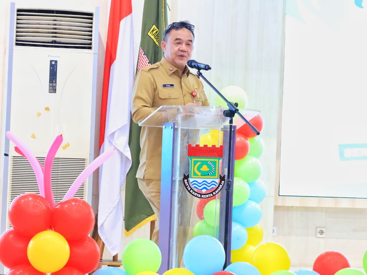 Sekda Soma Atmaja ajak wujudkan Kabupaten Tangerang ramah ASI dalam Wisuda ASI 2025, apresiasi 133 bayi penerima ASI eksklusif.