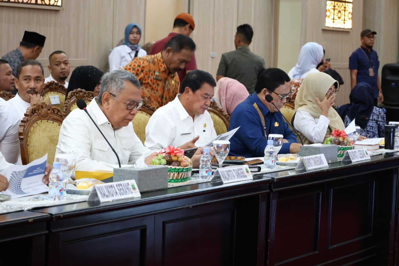 Bupati Tangerang hadiri Rakor Pengelolaan Sampah Banten, bahas TPA Jatiwaringin dan target nasional pengelolaan 2029.