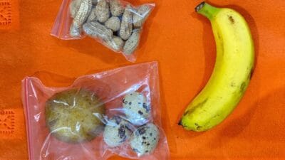 Orang tua SDN Cimone 6 keluhkan menu MBG saat ujian. Pihak sekolah dan Badan Gizi Nasional beri penjelasan soal porsi makanan.