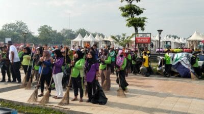 Ribuan warga Tangerang rayakan World Clean Up Day 2025 dengan aksi bersih-bersih serentak demi wujudkan target bebas sampah 2029.