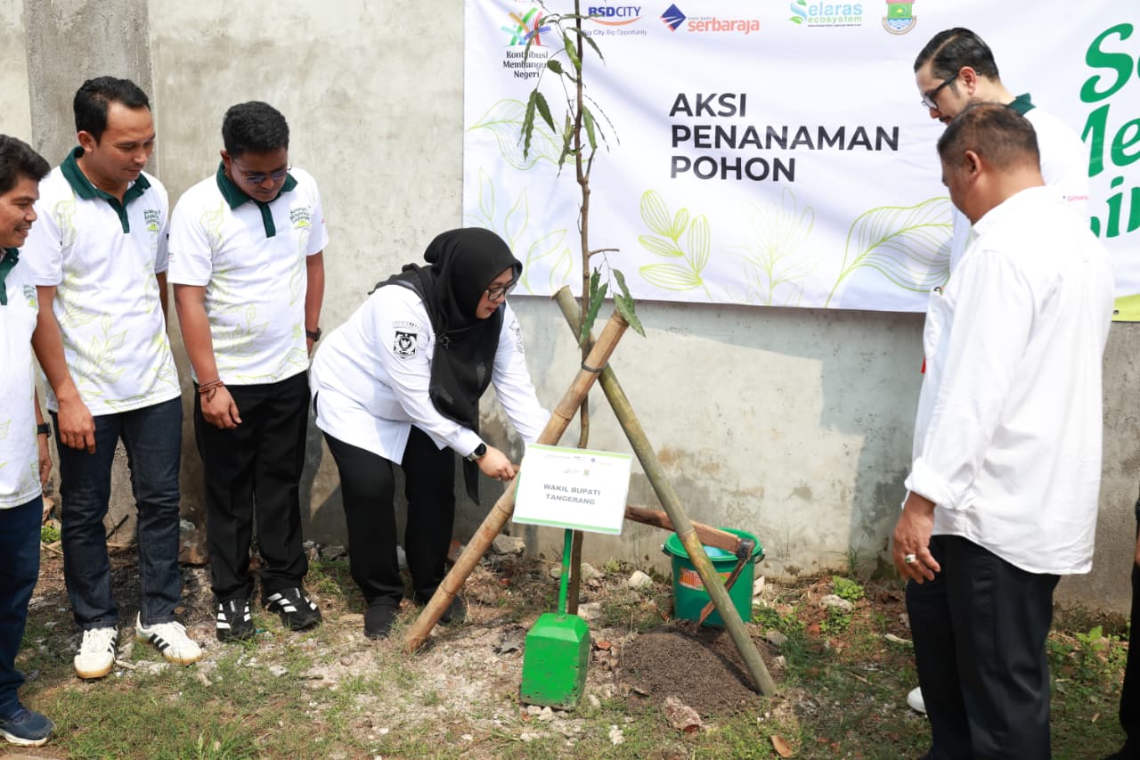 Wabup Tangerang Intan Nurul Hikmah ajak warga dukung gerakan hijaukan bumi lewat penanaman pohon dan edukasi lingkungan.