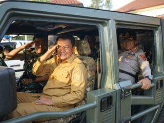 Bupati Tangerang ajak masyarakat jaga persatuan dan tolak provokasi saat Apel Besar Tiga Pilar demi daerah aman dan kondusif.