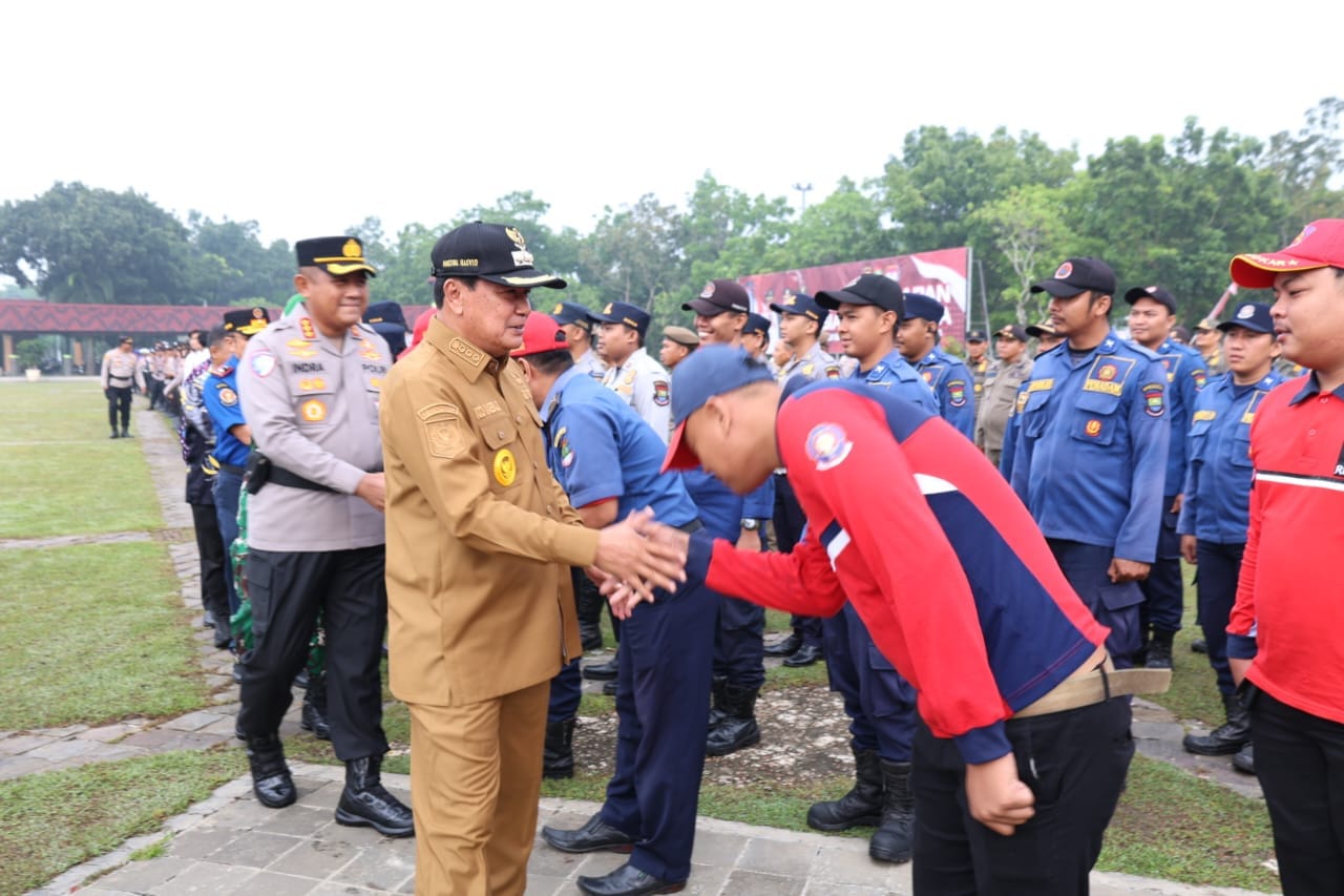 Bupati Tangerang pimpin apel siaga bencana. Ajak seluruh elemen perkuat koordinasi dan kesiapan hadapi musim hujan.