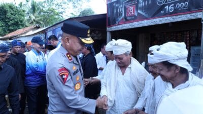 Polda Banten dan Pemprov Banten gelar bakti kesehatan & sosial untuk masyarakat Baduy di Terminal Cijahe, Lebak, 26/09/2025.