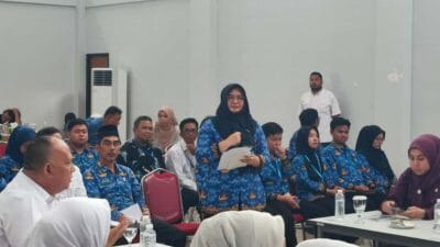 SRMA 33 Tangsel ungkap alasan 9 siswa mundur, mulai dari faktor psikologis, sosial, hingga kecanduan rokok yang jadi tantangan sekolah.