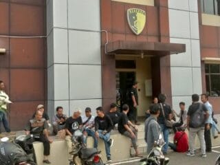 Polres Pandeglang selidiki dugaan pelecehan wartawan saat aksi demo DPRD, dua saksi diperiksa untuk ungkap kronologi kejadian.