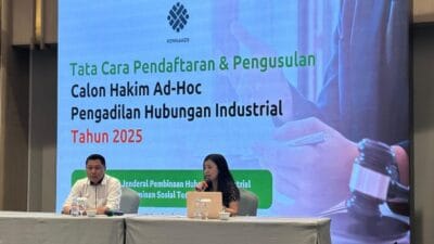 Kemnaker gelar sosialisasi multiplikasi tenaga penyelesaian perselisihan PHI di Tangerang untuk perkuat sistem hubungan industrial.