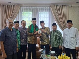 Menteri Transmigrasi Iftitah silaturahmi dengan PBMA di Serang, bahas sinergi pendidikan, sosial, dan pembangunan bangsa.