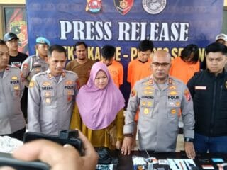 Polres Serang ringkus komplotan pencuri ATM bermodus ganjal kartu, rugikan korban hingga puluhan juta di berbagai wilayah.