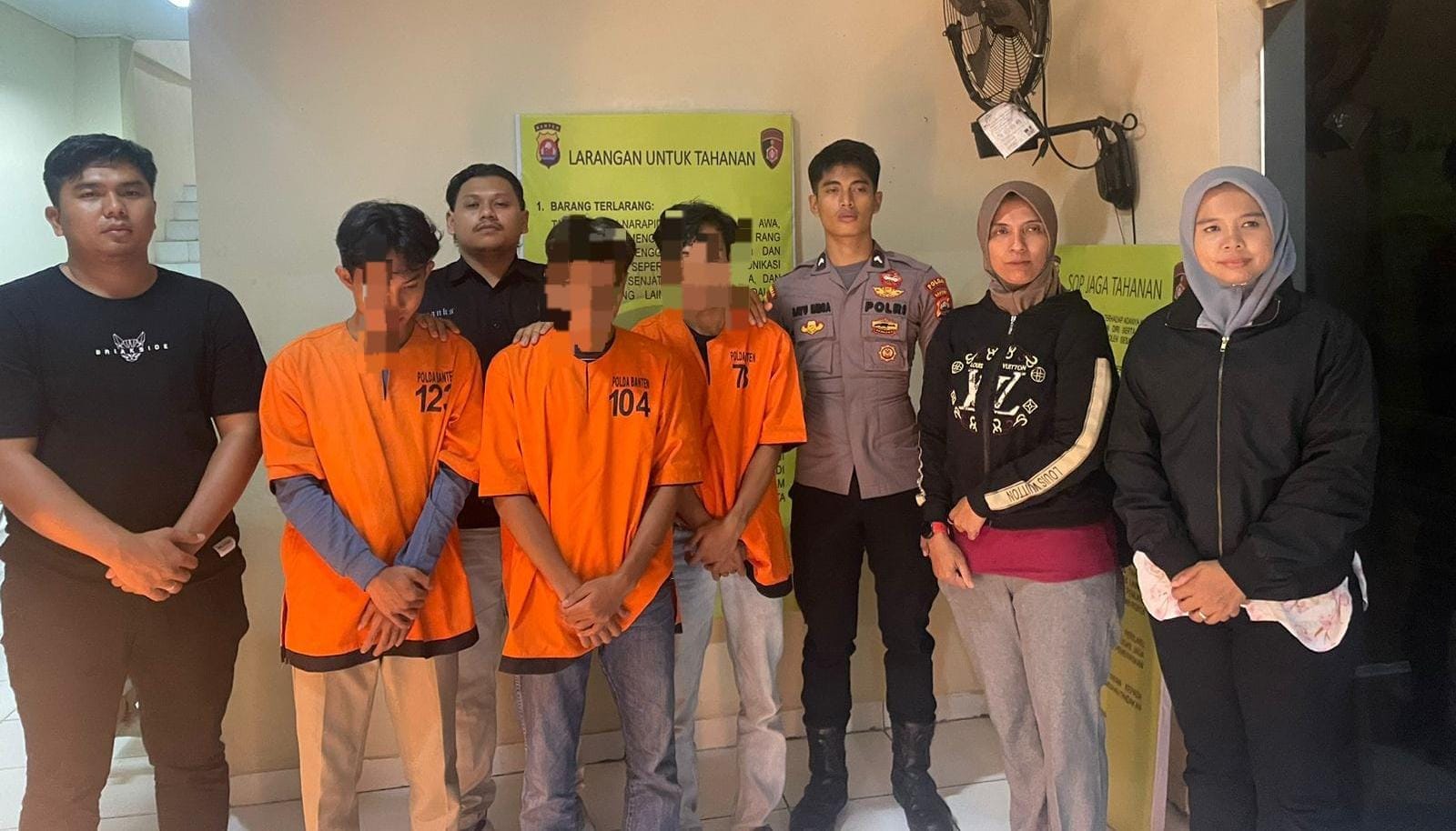 Polda Banten amankan tiga pria yang bawa kabur gadis 15 tahun di Serang dan diduga lakukan asusila, kini dijerat UU Perlindungan Anak.