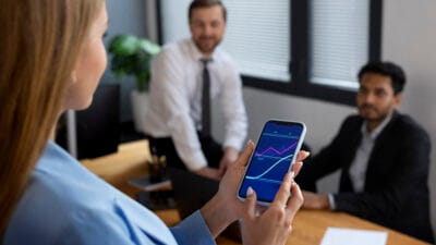 Deposito masih jadi pilihan favorit 2025. Simak daftar bank & aplikasi dengan bunga tertinggi hingga 9% per tahun.