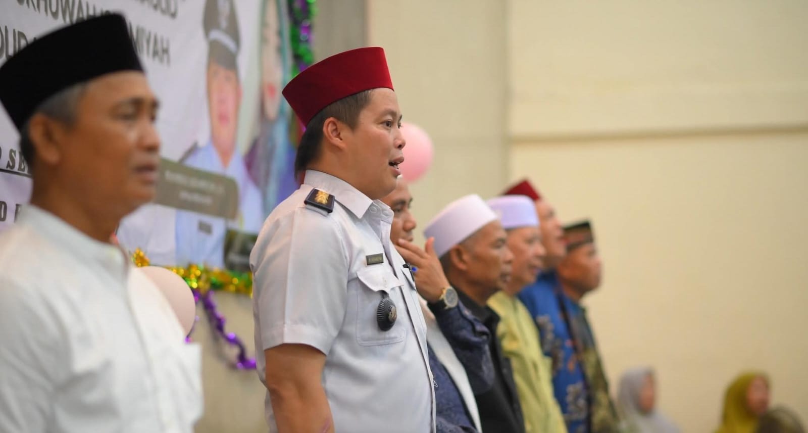 Pemerintah Desa Kadu gelar lomba video sholawat Hari Santri 2025, hadirkan kreativitas warga sekaligus lestarikan tradisi Islami.