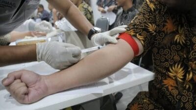 Dinkes Kota Tangerang imbau warga waspada bronkopneumonia. Kenali gejalanya dan cegah dengan pola hidup bersih sehat.