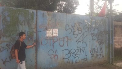 Asap pabrik plastik di Tigaraksa buat warga resah dan sakit ISPA. Pemerintah Desa Sodong turun tangan tangani keluhan warga.