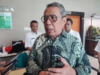APBD Tangsel 2026 turun Rp510 miliar. Pemkot lakukan efisiensi besar, pangkas TPP, hibah, dan fokus pada belanja fisik.