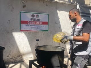 DPR minta pemerintah tolak atlet Israel di kejuaraan senam dunia 2025, demi konsistensi dukungan Indonesia untuk Palestina.