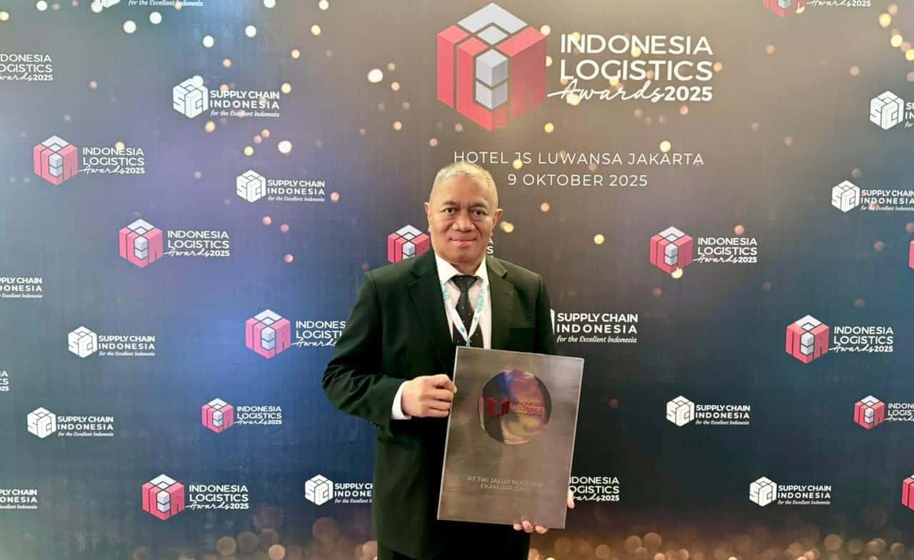 JNE raih penghargaan Courier of The Year di Indonesia Logistics Awards 2025 berkat inovasi, dedikasi, dan dukungan bagi UMKM.