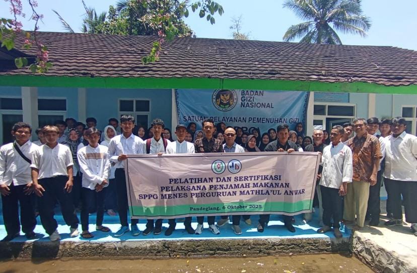 50 relawan SPPG Mathla’ul Anwar Menes ikuti sertifikasi penjamah makanan untuk pelayanan gizi aman dan higienis.