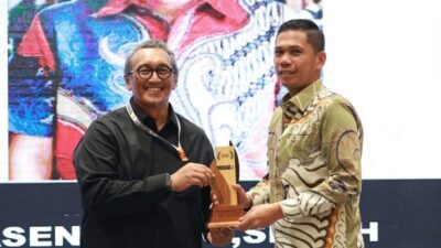 Hari terakhir pemutihan pajak kendaraan Banten 2025! Bayar pajak tanpa denda di Samsat Cikokol sebelum 31 Oktober.