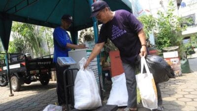 Bank Sampah Darling Tangerang kelola 3,5–5 ton sampah per bulan, tingkatkan nasabah & dukung ekonomi rumah tangga.