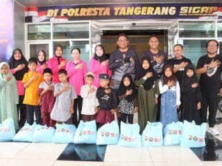 Polresta Tangerang rayakan HUT ke-74 Humas Polri dengan gowes, senam, dan baksos bersama wartawan serta anak yatim.