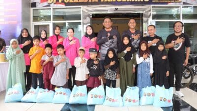 Polresta Tangerang rayakan HUT ke-74 Humas Polri dengan gowes, senam, dan baksos bersama wartawan serta anak yatim.