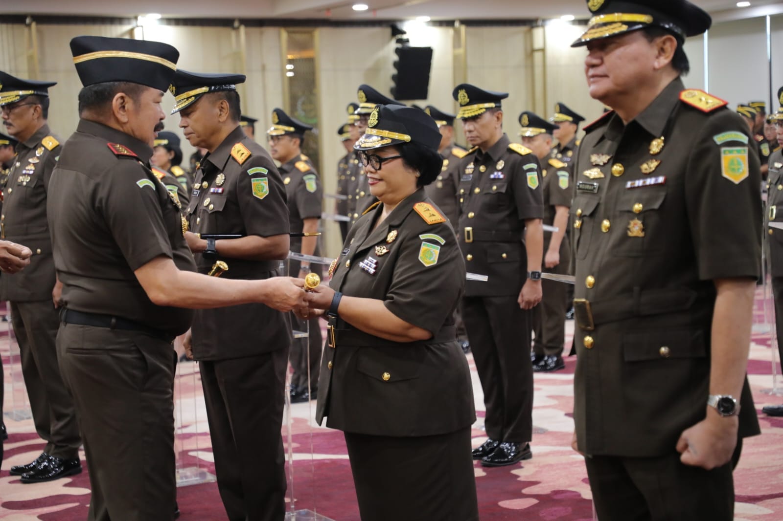 Jaksa Agung ST Burhanuddin lantik Bernandeta Maria Elastiyani sebagai Kajati Banten bersama 16 Kajati lainnya di Jakarta.