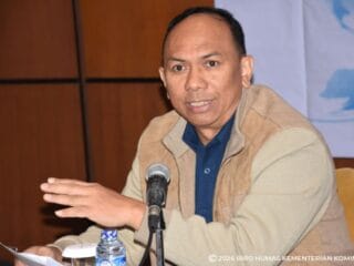 Kemkomdigi klarifikasi wacana pemblokiran IMEI bersifat sukarela, bertujuan melindungi masyarakat dari pencurian dan ponsel ilegal.