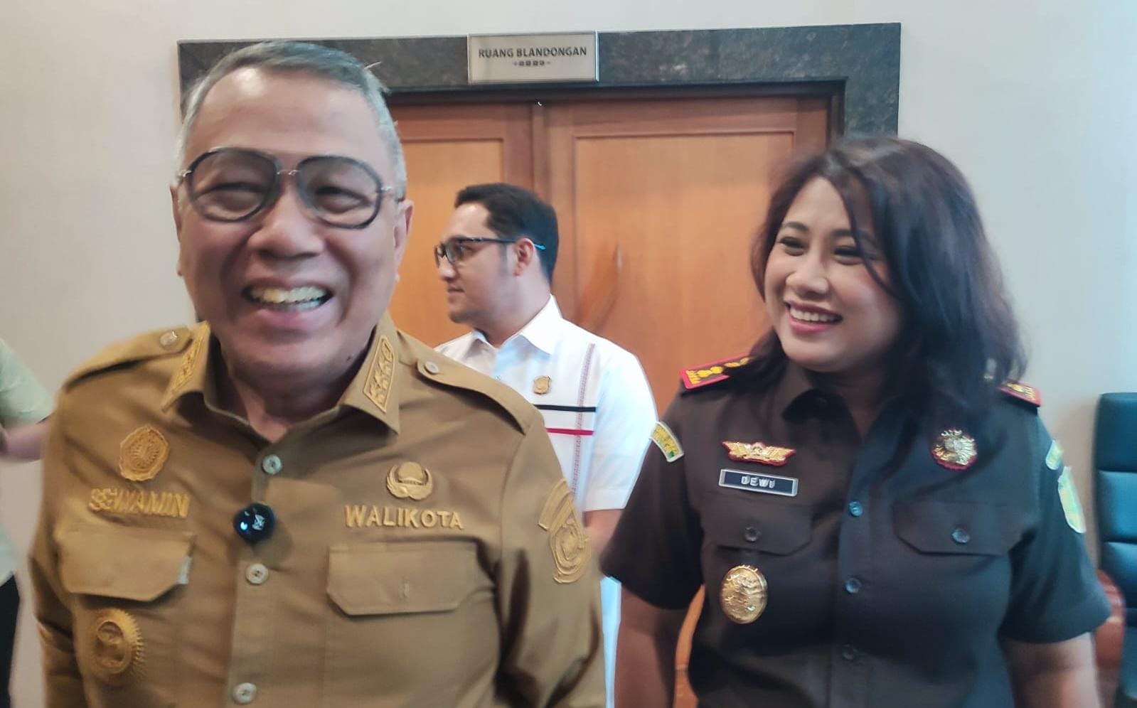 Wali Kota Tangsel tekankan kehati-hatian camat dan lurah agar administrasi pertanahan sesuai aturan dan bebas mafia tanah.