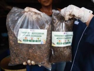 Inovasi Pasar Saraswati Ciledug: budi daya maggot kurangi 3 ton sampah organik per hari, hasil olahan bisa diambil gratis.