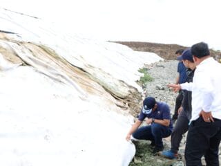 Menteri LHK sidak TPA Jatiwaringin pastikan kesiapan proyek Waste to Energy Tangerang Raya dan penerapan sistem capping.