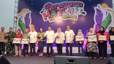 Bupati Maesyal Rasyid buka HUT ke-393 Kabupaten Tangerang dengan Festival UMKM, Bedah Rumah, dan hiburan gratis untuk warga.