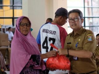Operasi Pasar Murah di Kresek, Tangerang, bantu warga dapatkan sembako terjangkau dalam rangka Hari Jadi ke-393 Kabupaten.