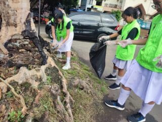 KLHK dan Pemkot Tangsel gelar Gerakan Jumat Bersih serentak di Banten, ajak warga kelola sampah dari sumbernya.