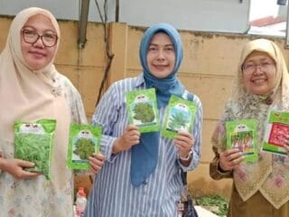 Pemkot Tangerang dukung KWT melalui urban farming, benih, pupuk organik, dan hidroponik untuk ketahanan pangan lokal.