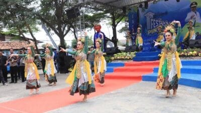 Festival Pintu Air 10 hadir merawat sejarah dan budaya Tangerang lewat seni, edukasi, serta geliat ekonomi kreatif warga.