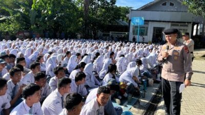 Upacara SMA Negeri 18 Tangerang ajak siswa lawan bullying, tanamkan empati, nilai Pancasila, dan lingkungan aman.