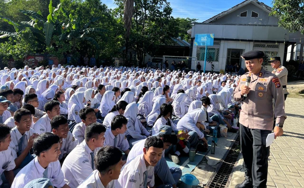 Upacara SMA Negeri 18 Tangerang ajak siswa lawan bullying, tanamkan empati, nilai Pancasila, dan lingkungan aman.