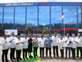 Gubernur Banten Andra Soni tinjau SMK Mitra Industri MM2100 untuk perkuat pendidikan vokasi berbasis industri di Banten.