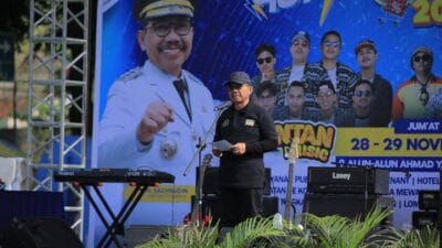 Tangerang Great Sale 2025 dibuka Wali Kota Sachrudin dengan diskon hingga 40% dan peluang besar bagi UMKM untuk berkembang.