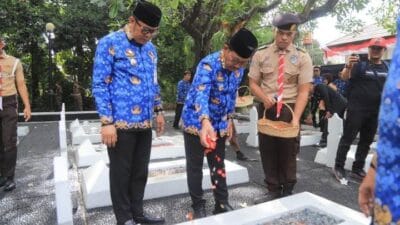 Pemerintah Kota Tangerang gelar upacara Hari Pahlawan 2025 di TMP Taruna dan berikan santunan serta bantuan bagi para veteran.
