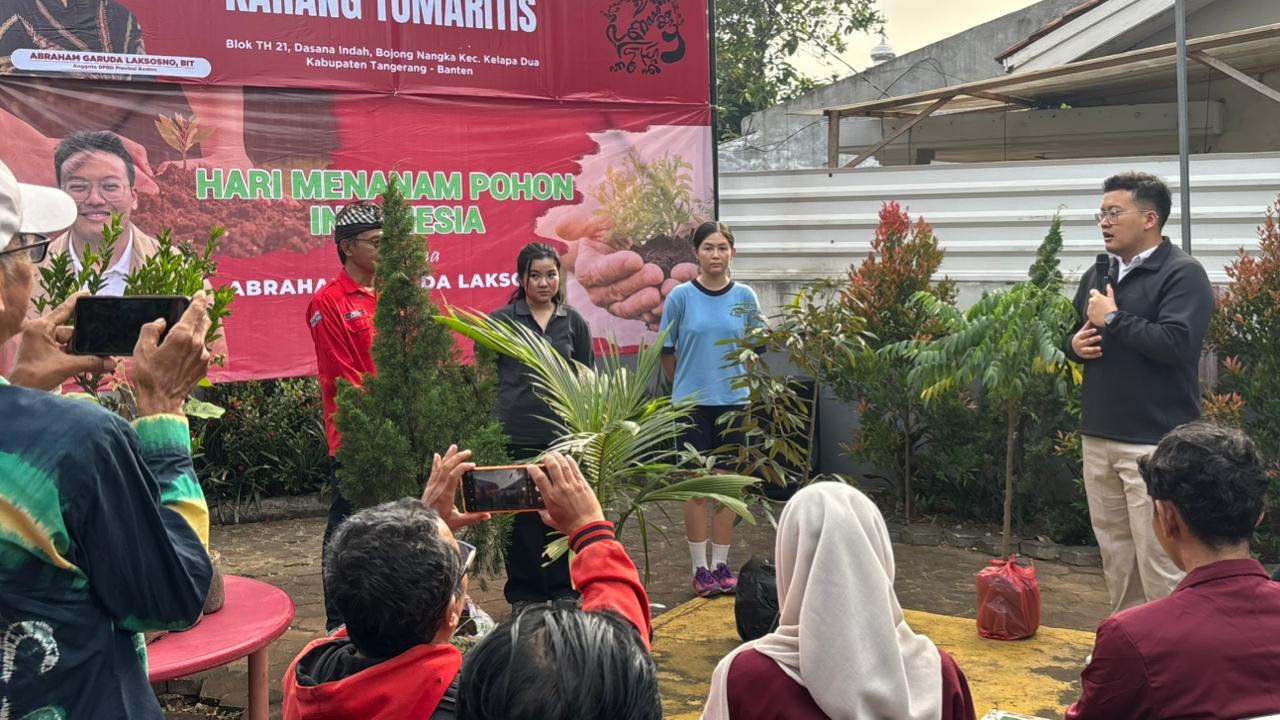Ratusan pemuda di Tangerang menanam asa melalui pohon. Anggota DPRD Abraham Garuda dorong Gen Z dan Alpha lindungi bumi dengan aksi nyata.